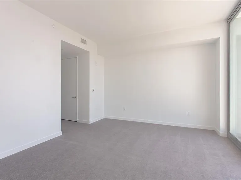 400 Central Ave #2906 — Photo 10