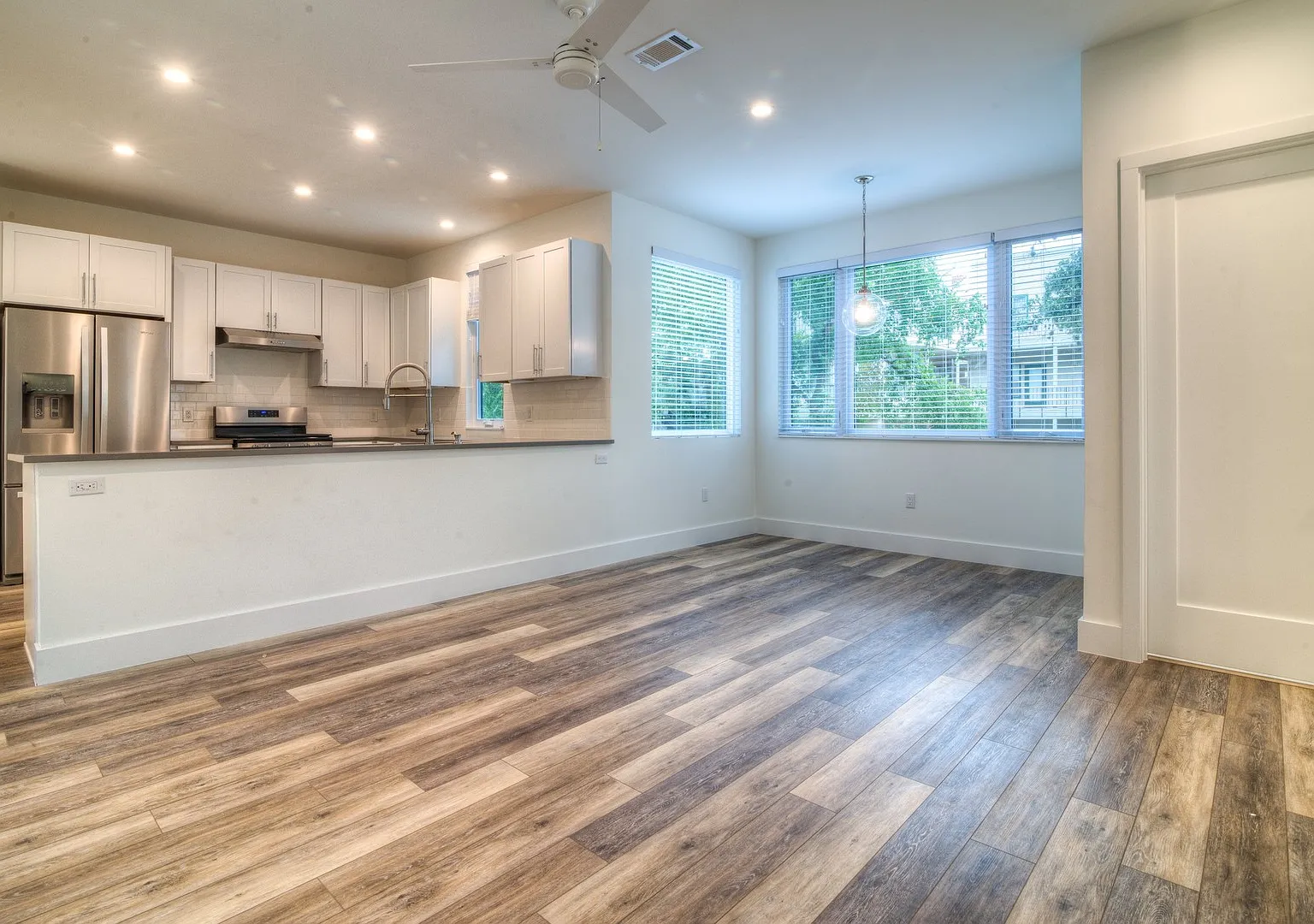Ut Pre-Lease: Constructed August 2018, Luxury North Campus 3 Bed / 3 Bath Home — Photo 4