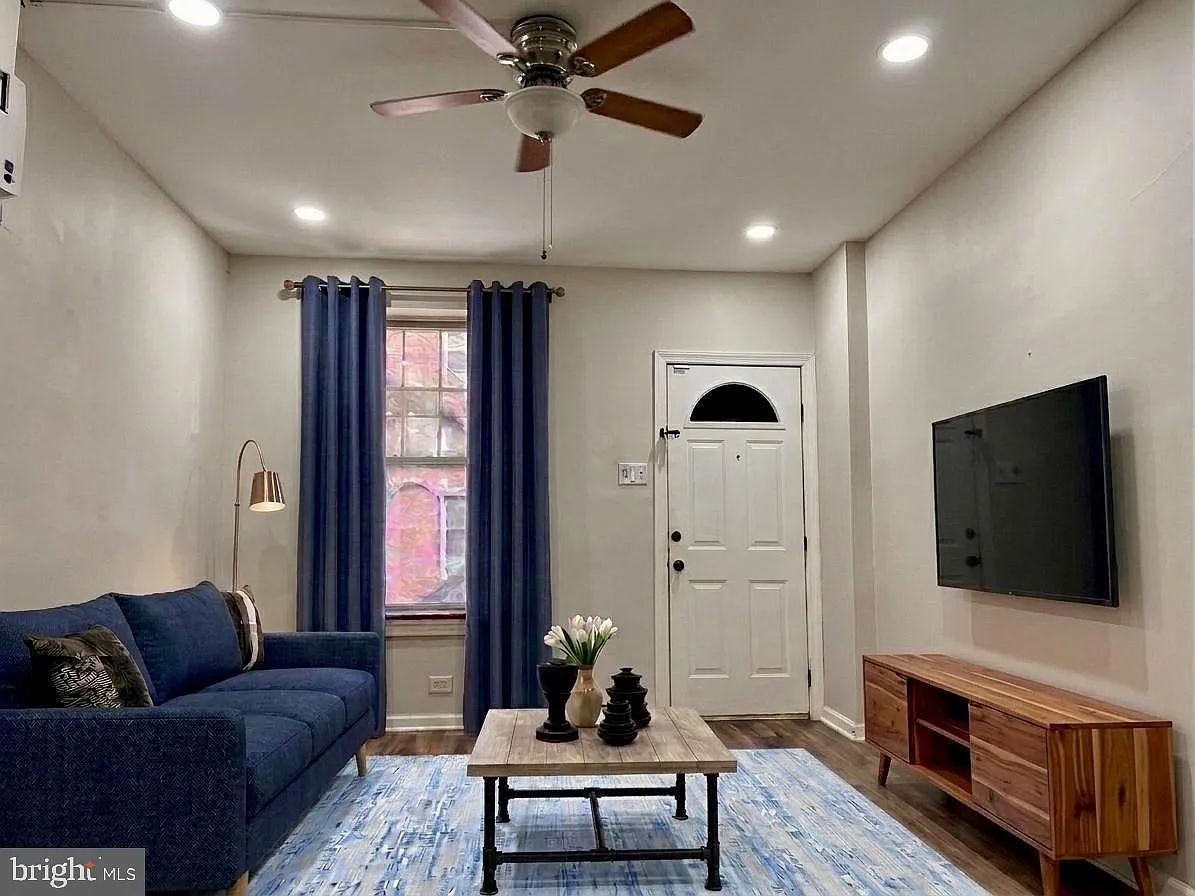 4 bed, 1.5 bath, 1500 sqft, $1,700 — Photo 3