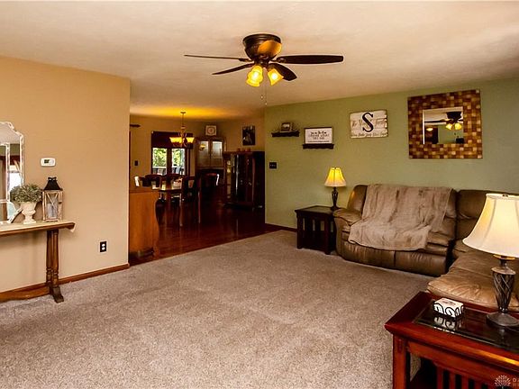 4th image of 449 Lindell Dr