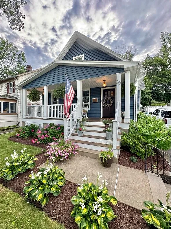 3 bed, 2.0 bath, $4,950 — Photo 1