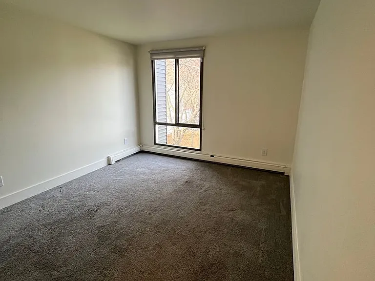 Sycamore Place Apartments — Photo 33