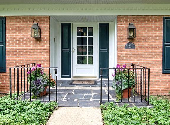 Beautiful Front Porch Greets YOU!