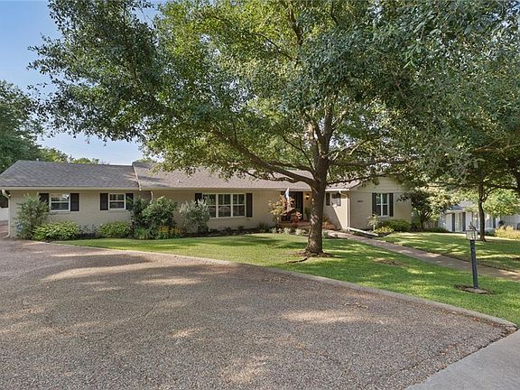 3rd image of 5812 Mount Rockwood Cir
