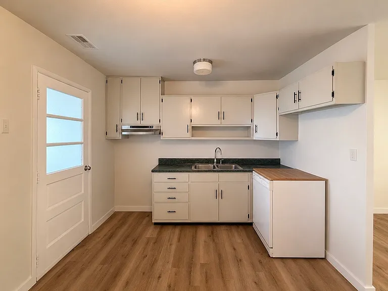 1330 Kapok St — Photo 6