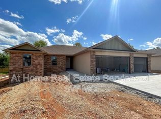 209 E Rosalie St, Strafford, MO 65757