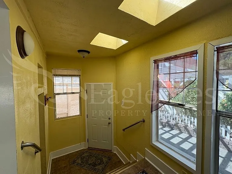 515 Newell St — Photo 35