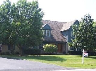 16 North Trl, Hawthorn Woods, IL 60047