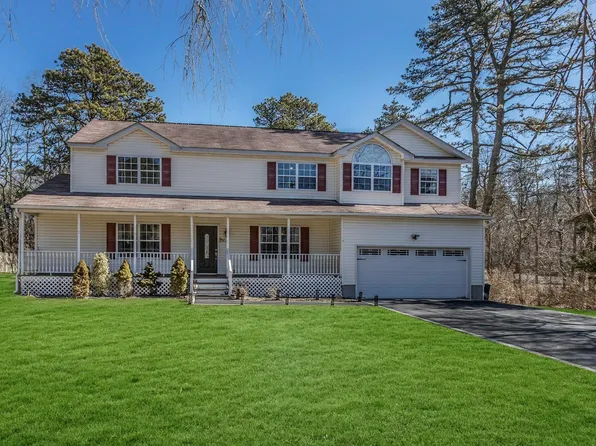 865 Old Medford Avenue, Medford, NY 11763