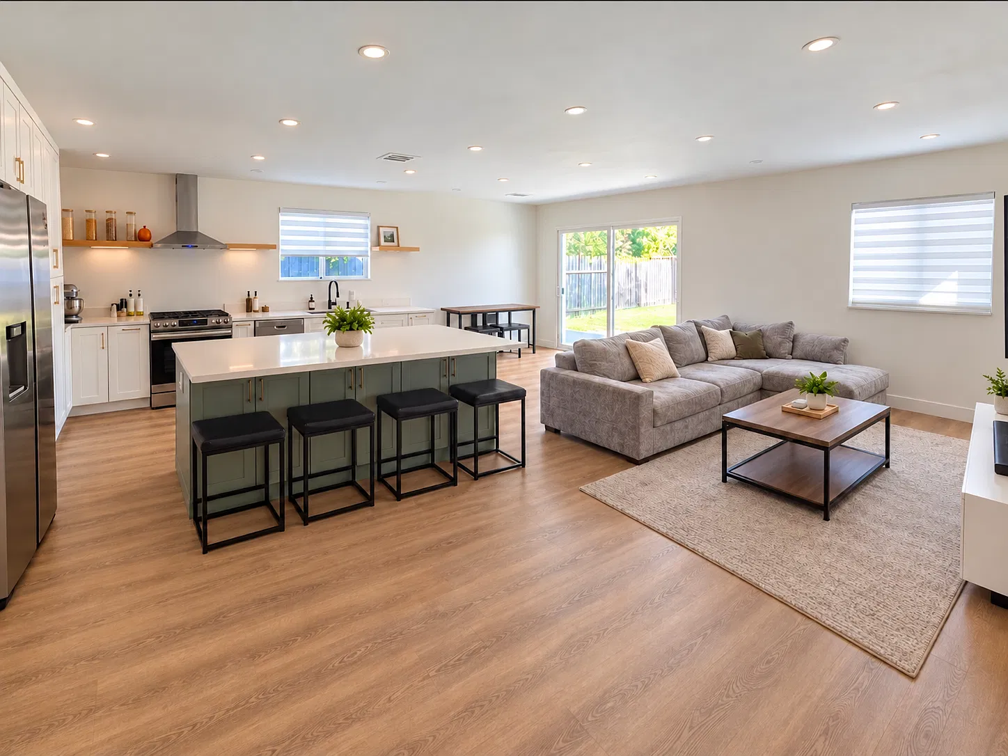 3 bed, 1160 sqft, $3,750 — Photo 4