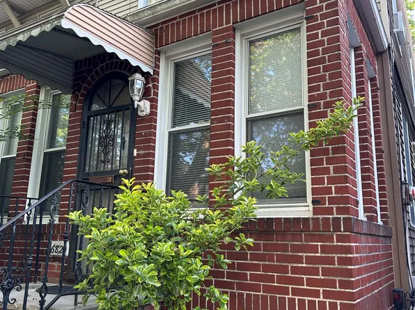 68-20 65 Street, Ridgewood, NY 11385