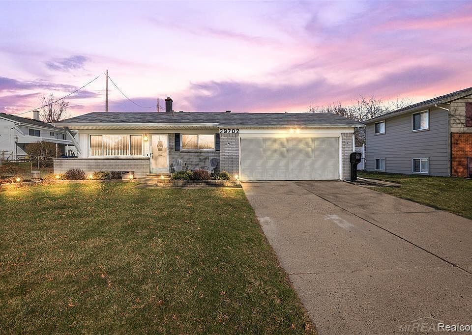 1st image of 39702 Parklawn Dr
