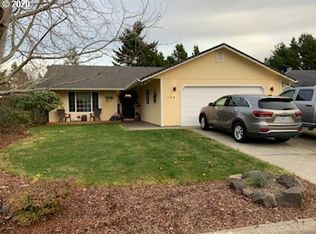 126 Park Village Loop, Florence, OR 97439