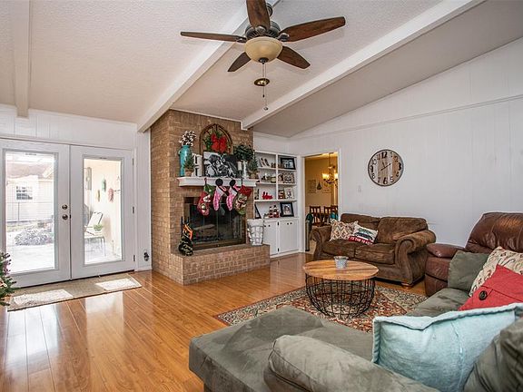 4th image of 2014 Maplewood Dr