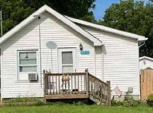 2210 S Term St, Burton, MI 48519