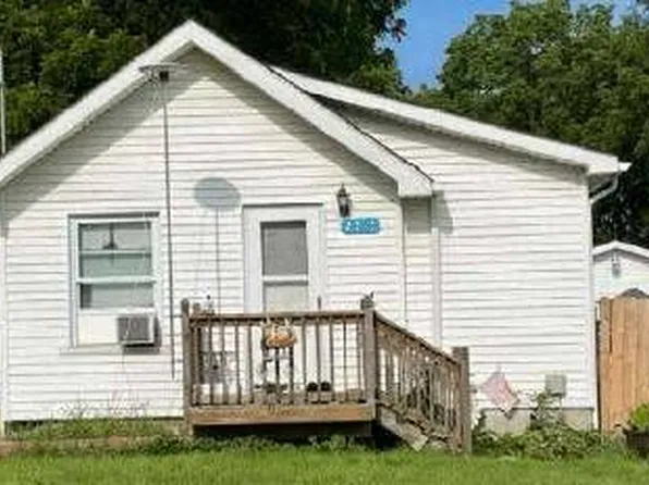 2210 S Term St, Burton, MI 48519
