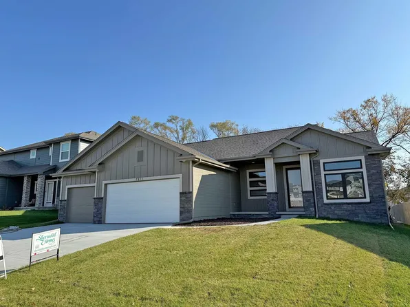 7811 S 198th St, Gretna, NE 68028