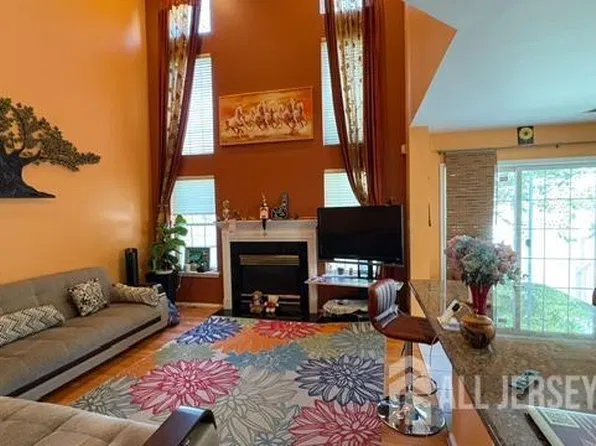 601 Creststone Cir, Princeton, NJ 08540