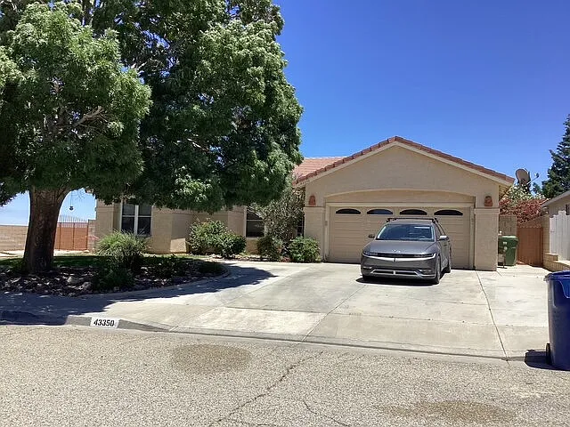 43350 Shady Hollow Ln — Photo 1