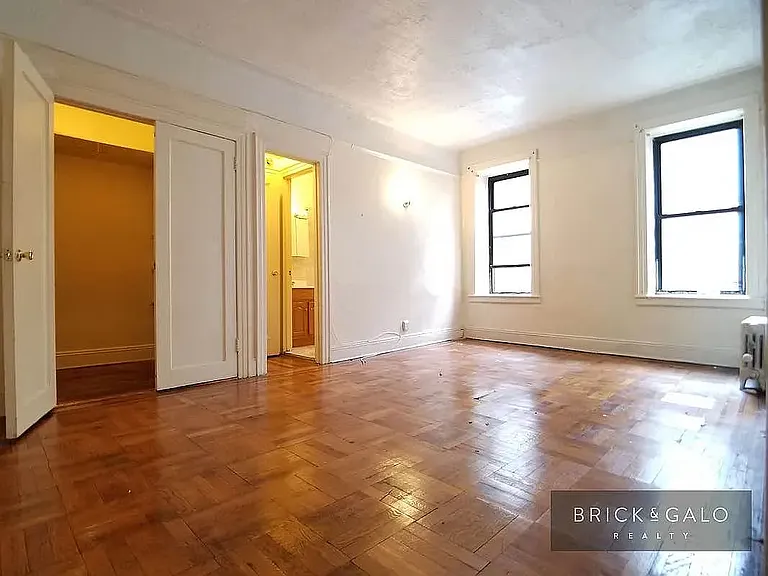 2101 Westbury Ct #3I — Photo 1