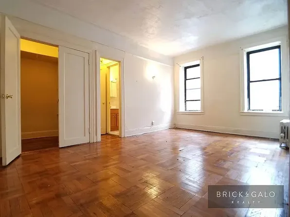 2101 Westbury Court image 1 of 8