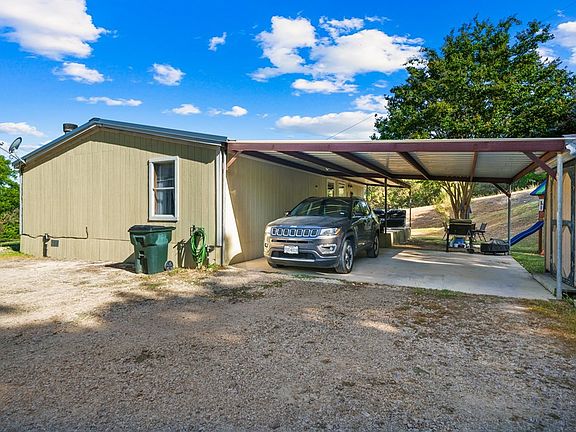 4th image of 141 Sleepy Hollow Cir