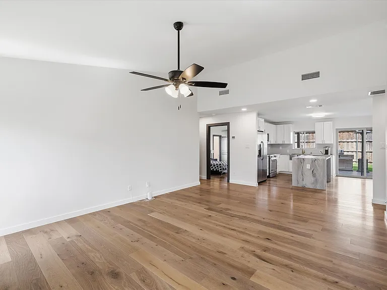 4549 Fremont Ln — Photo 6