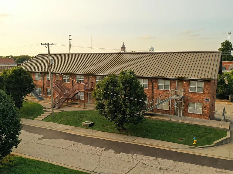109 Commercial St — Photo 15