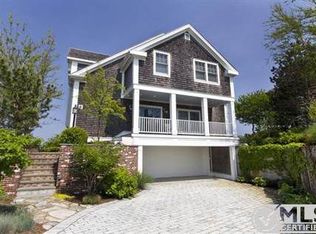 8 Telegraph Hill Rd, Provincetown, MA 02657