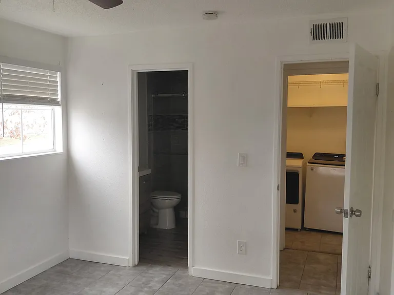14433 Jewell Ave — Photo 12