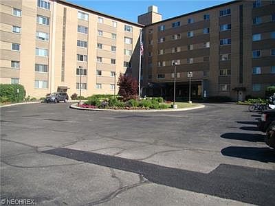 1st image of 18501 Hilliard Blvd APT 506