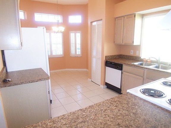 Litchen & breakfast nook