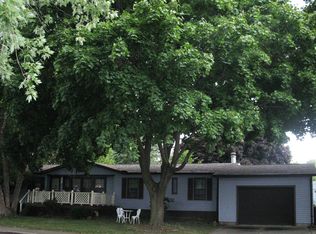 181 W Cedarwood Dr, Sandusky, OH 44870
