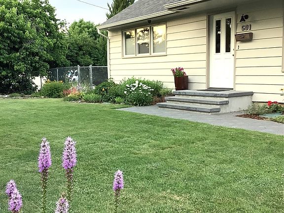 2nd image of 601 Marian Avenue