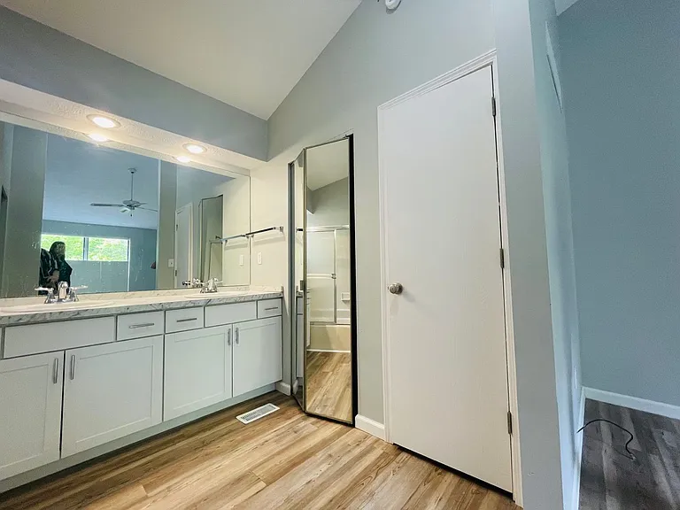 1938 E Bay Pointe Dr — Photo 18