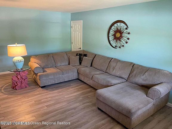 3rd image of 31 Wharfside Drive