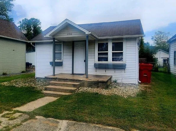 206 N Franklin St, Mentone, IN 46539