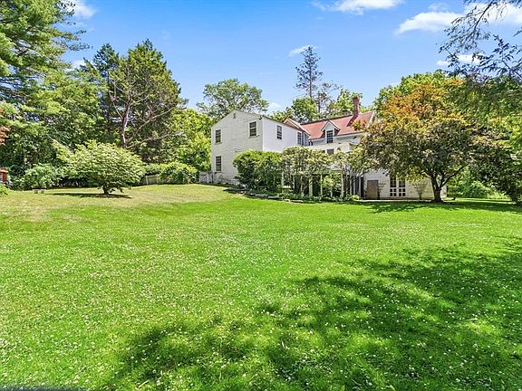 2nd image of 70 Lexington Rd