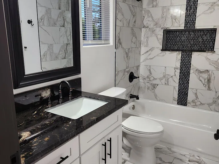 15-1590 16th Ave — Photo 3