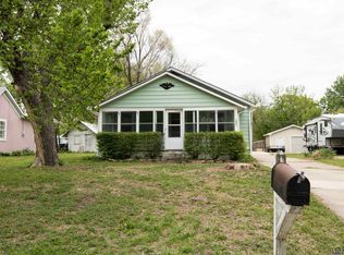 324 S Sylvan St, Emporia, KS 66801