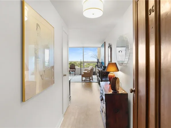2100 Saint Charles Ave APT 9G, New Orleans, LA 70130