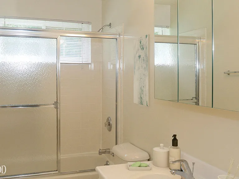 Southwood Luxury Apartments — Photo 11