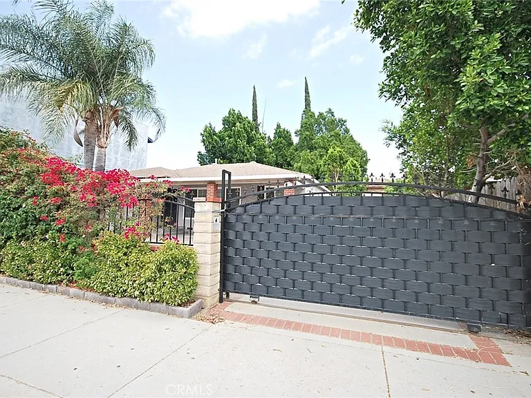 10622 Zelzah Ave — Photo 3
