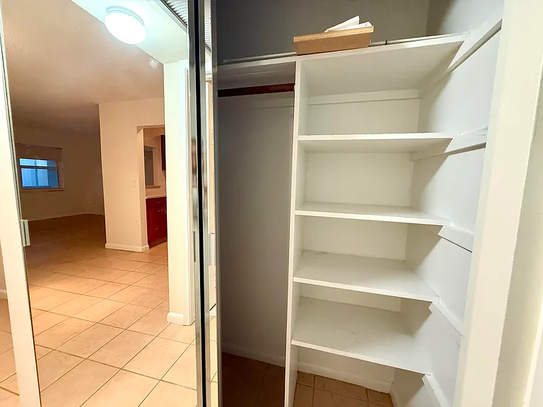 22 Andover E #A — Photo 6