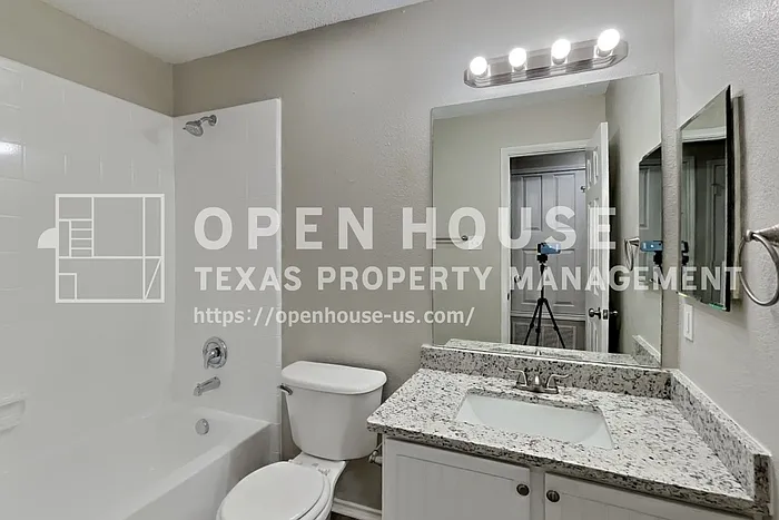 1022 Halifax Ln — Photo 17