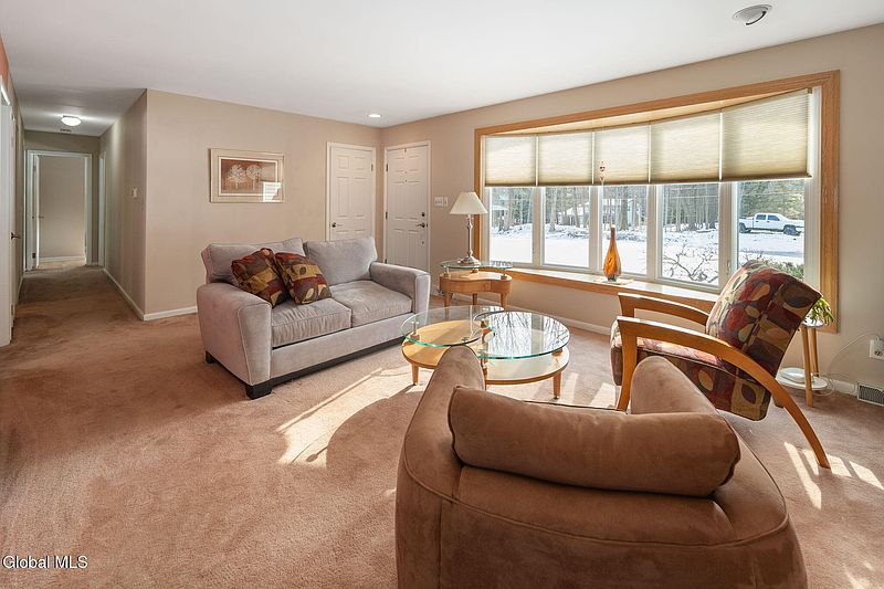 5th image of 751 Carlton Road