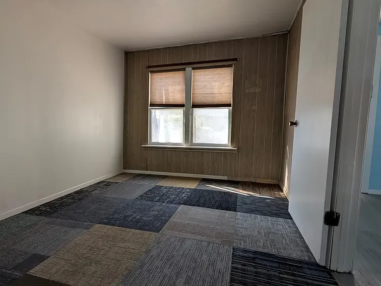 916 E Henrietta Ave — Photo 7