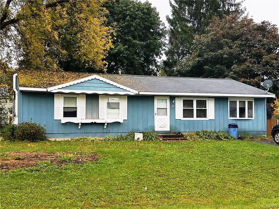 1st image of 812 Lamont Cir