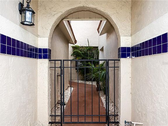 2nd image of 10490 Saint Tropez Pl