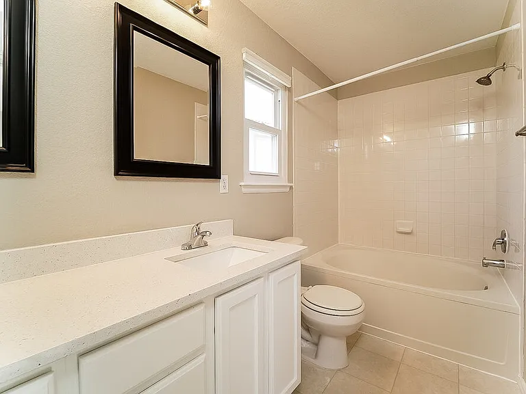 4483 Lyndenwood Point — Photo 12